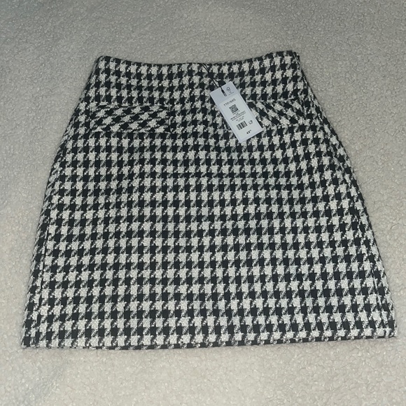 Dynamite Mini Skirt - Picture 1 of 3